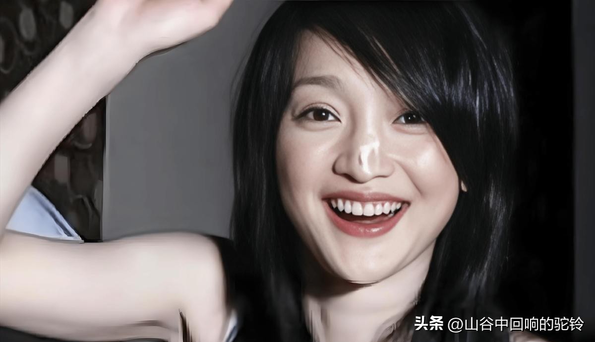 女明星吸烟斗_刘亦菲凌晨抽烟 真实状态 片场压力大