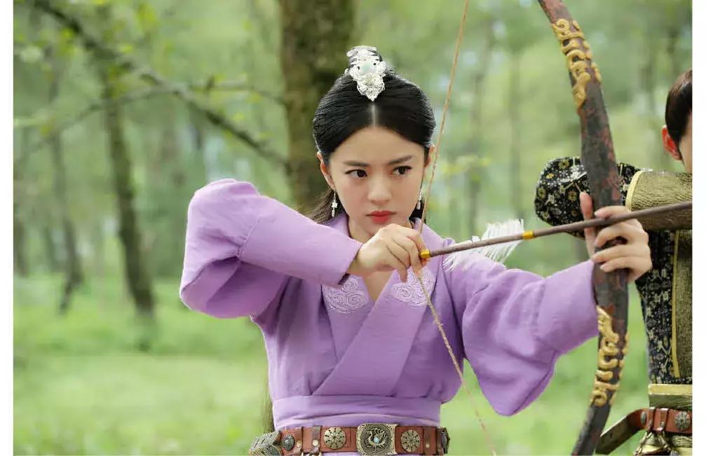 安以轩进娱乐圈时间_安以轩 独孤天下 小叮当